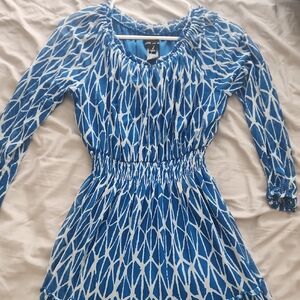 Stylish Blue and White Patterned Dress